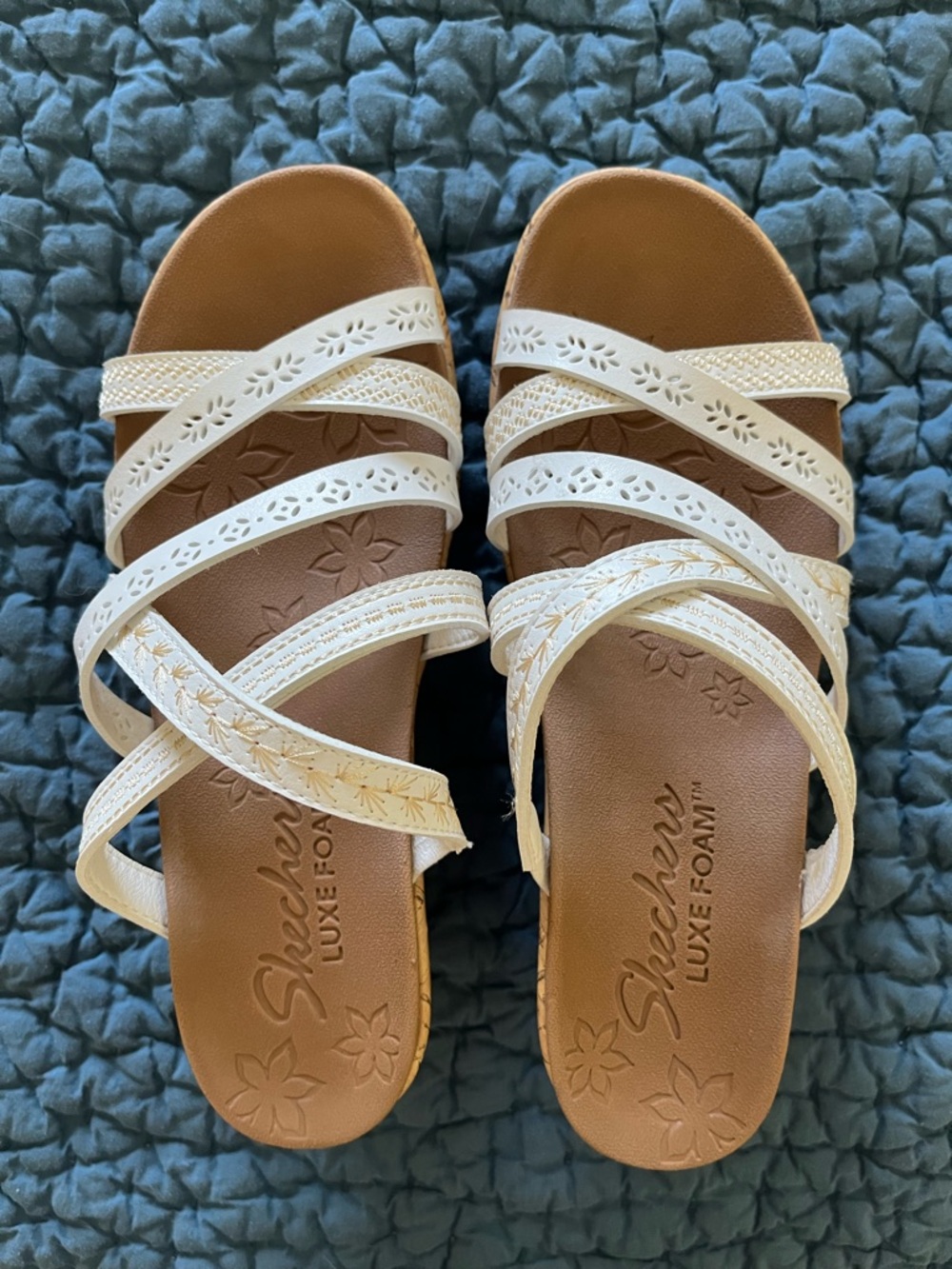 Skechers Women's Cream Multi-Strap Luxe Foam Sandals
